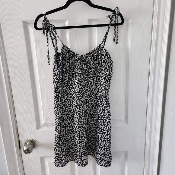 Shein Dress - Picture 1 of 2